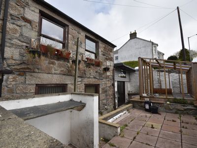 Property Image for 2B Park Road, Redruth, Cornwall, TR15 2JF
