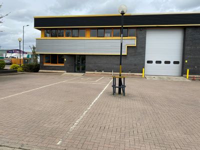 Property Image for Unit B1, Thames View Business Centre, Fairview Industrial Estate, Barlow Way, Rainham, RM13 8BT