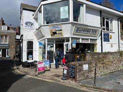 Property Image for Harbour Ice, 15 Mill Square, Padstow, Cornwall, PL28 8AE
