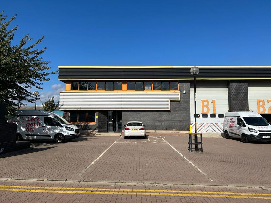 B1 Thames View Business Centre, Fairview Industrial Estate, Barlow Way, Rainham, Essex, RM13 8BT