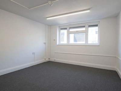 Property Image for Unit 4c Crescent Court, North Crescent, London, E16 4TG