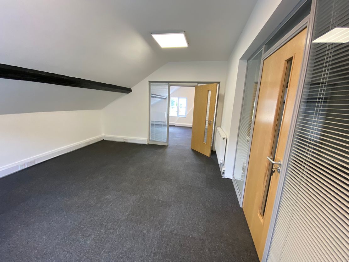 Dragon Hall House, Whitchurch Road, Tattenhall, Cheshire, CH3 9DU