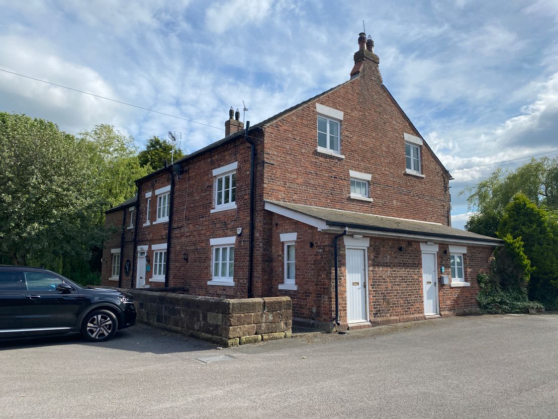Dragon Hall House, Whitchurch Road, Tattenhall, Cheshire, CH3 9DU