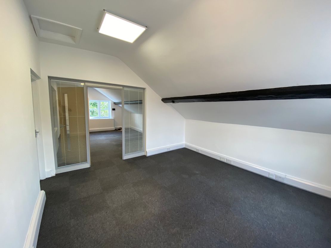 Dragon Hall House, Whitchurch Road, Tattenhall, Cheshire, CH3 9DU