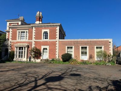 Property Image for Lindisfarne House, 4 Barbourne Terrace, Worcester, Worcestershire, WR1 3JS