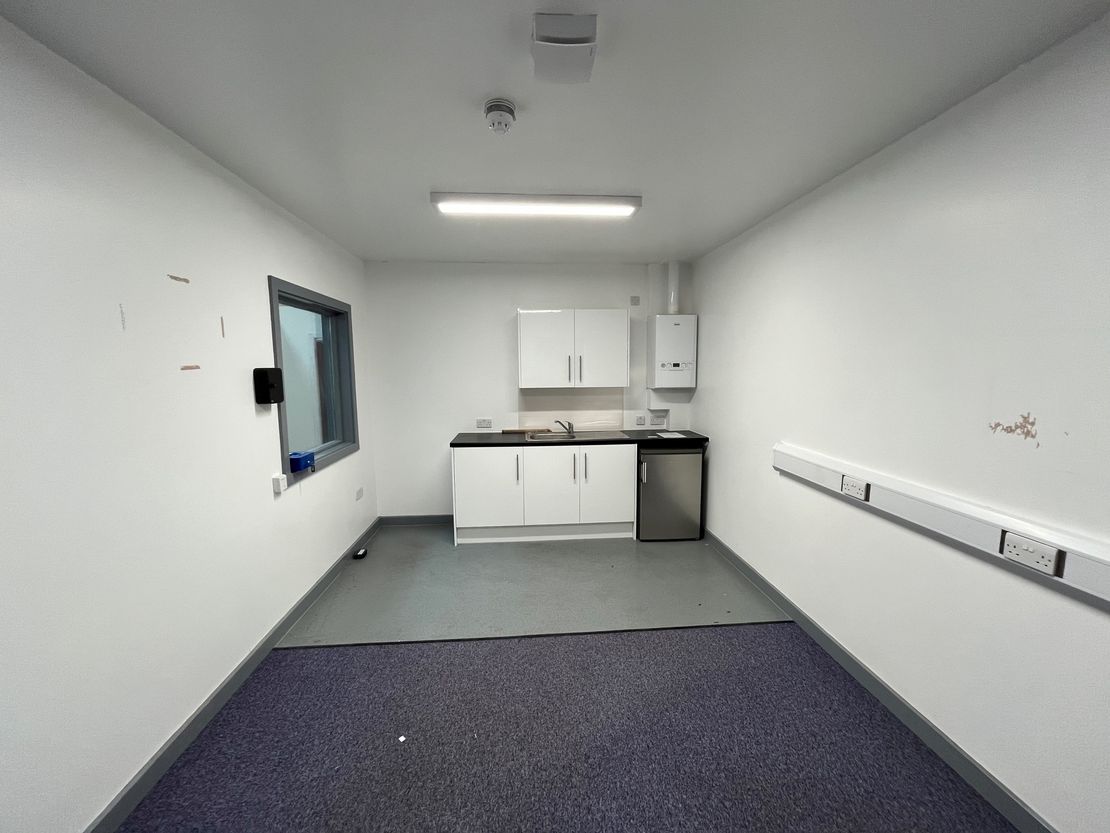 Unit 5 Dee View Business Park Europa Court, Sealand Road, Bumpers Lane, Chester, Cheshire, CH1 4LT