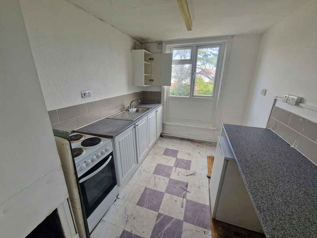 182 Kingston Road, Portsmouth, PO2 7LP