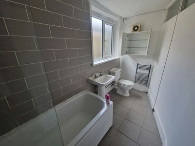 Property Image for 182 Kingston Road, Portsmouth, PO2 7LP