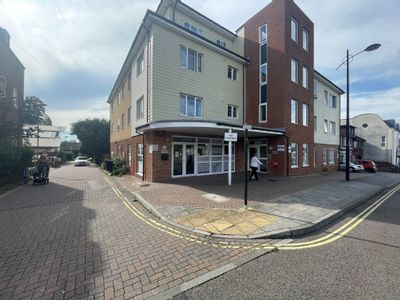 Property Image for 15 Swiss House, 9-11 St. George's Walk, Waterlooville, Hampshire, PO7 7TU