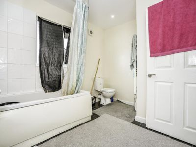 Property Image for 55, Rochester Road, Gravesend, Kent, DA12 2JN