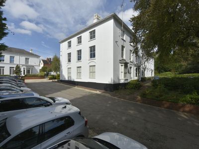 Property Image for 24a Calthorpe Road, Edgbaston, Birmingham, West Midlands, B15 1RP