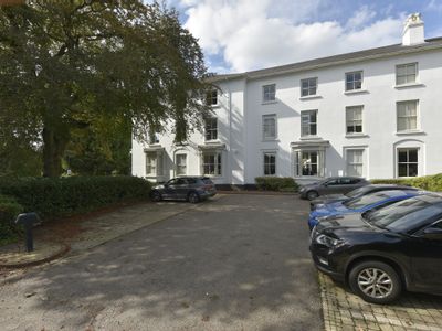 Property Image for 24a Calthorpe Road, Edgbaston, Birmingham, West Midlands, B15 1RP