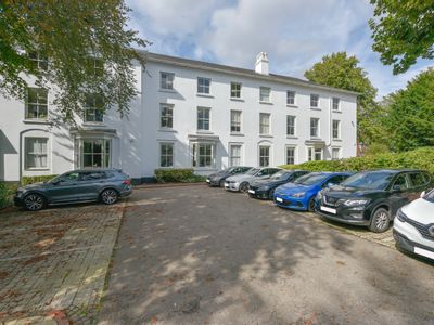 Property Image for 24a Calthorpe Road, Edgbaston, Birmingham, West Midlands, B15 1RP