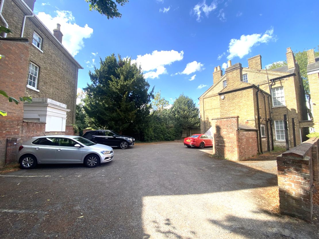 Bilton Road, Rugby, Warwickshire, CV22 7NZ