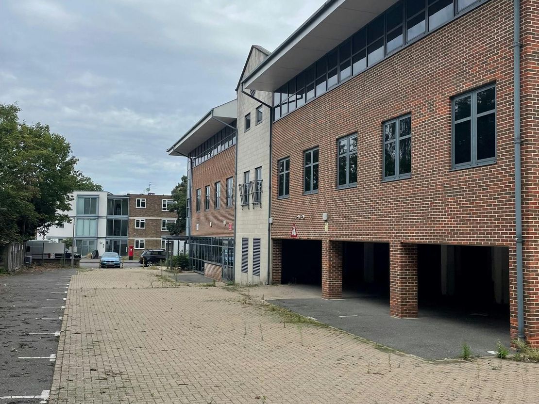 Consort House, Prince's Road, Weybridge, KT13 9BQ