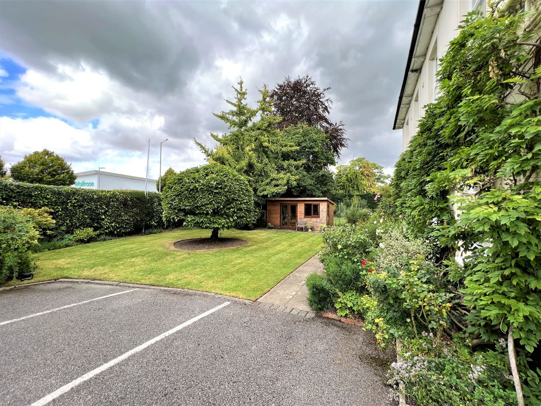 Stoneleigh House, 2 Rowlands Hill, Wimborne, Dorset, BH21 1AN