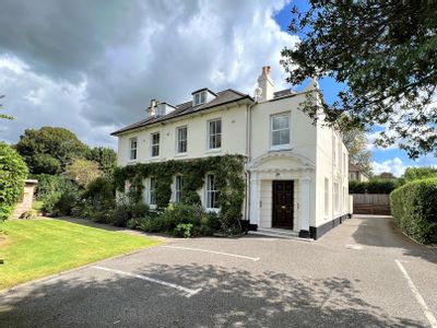 Property Image for Stoneleigh House, 2 Rowlands Hill, Wimborne, Dorset, BH21 1AN