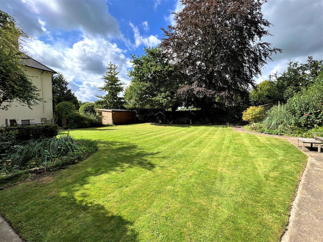 Stoneleigh House, 2 Rowlands Hill, Wimborne, Dorset, BH21 1AN