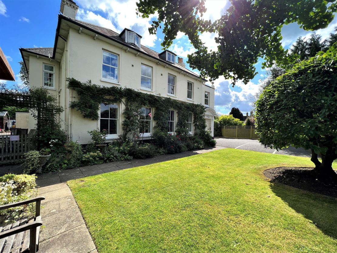 Stoneleigh House, 2 Rowlands Hill, Wimborne, Dorset, BH21 1AN