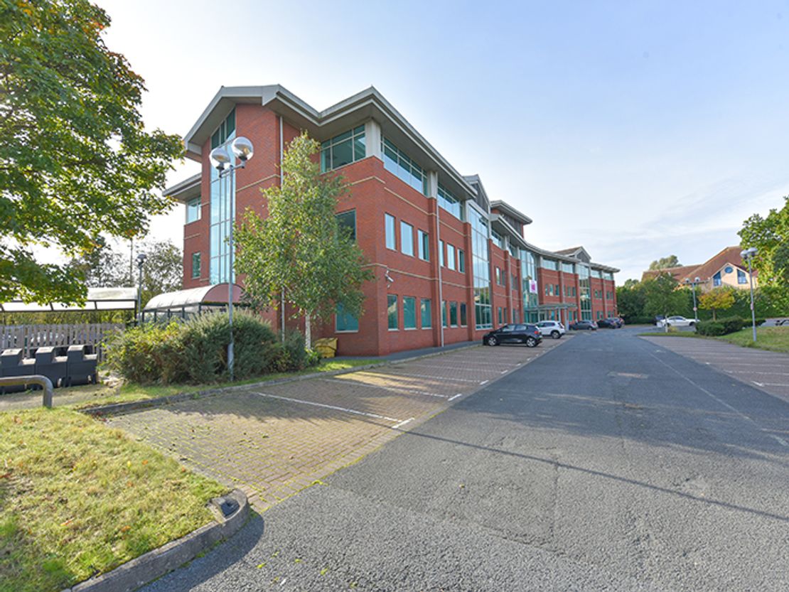 Oak House, Bridgwater Road, Worcester, Worcestershire, WR4 9FP