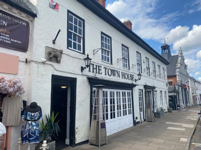 Property Image for The Town House, 9-13 Market Place, Bawtry, Doncaster, South Yorkshire, DN10 6JL