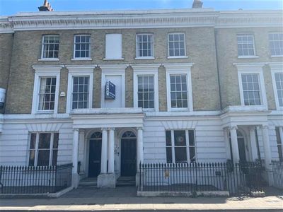 Property Image for 45 Southgate Street, Winchester, Hampshire, SO23 9EH