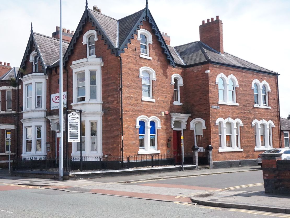 136 Nantwich Road, Crewe, Cheshire, CW2 6AX