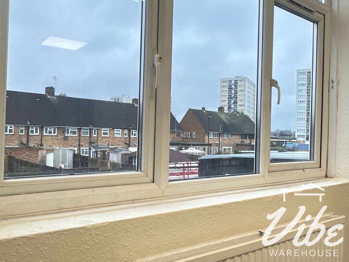 4 Alexandra Rd, Enfield EN3