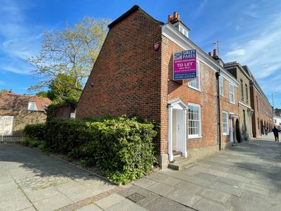 Property Image for Court Chambers, 9-10 Broad Street, Canterbury, Kent, CT1 2LP