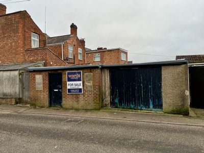 Property Image for 1 Parsons Lane, Hinckley, Leicestershire, LE10 1XT