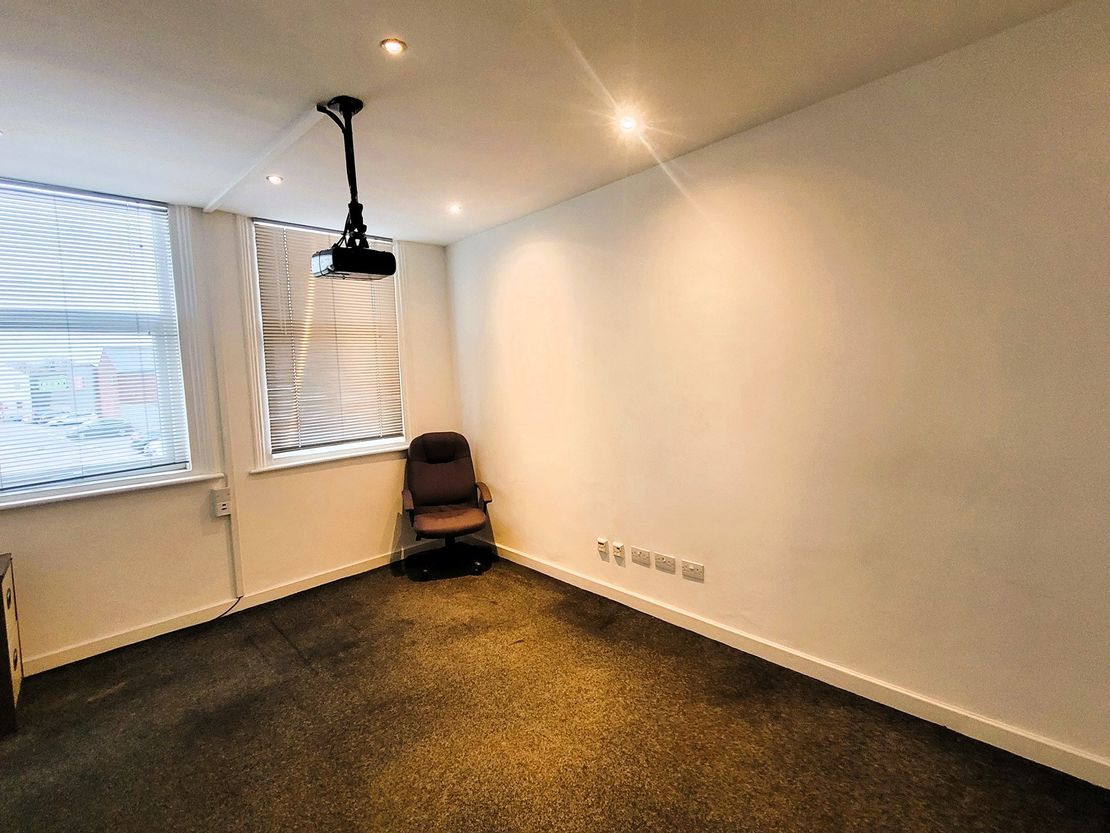 First Floor Offices, 2-12 New Cleveland Street, Hull, HU8 7EX