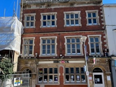 Property Image for 21 Market Place, Gainsborough, Lincolnshire, DN21 2BU