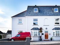 Property Image for Roseland & Pendennis House, 1A Trescobeas Road, Falmouth, Cornwall, TR11 2JB