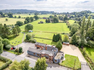 Property Image for Durham Heifer, Nantwich Road, Broxton, Chester, Cheshire, CH3 9JH