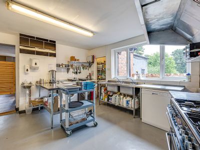 Property Image for Durham Heifer, Nantwich Road, Broxton, Chester, Cheshire, CH3 9JH