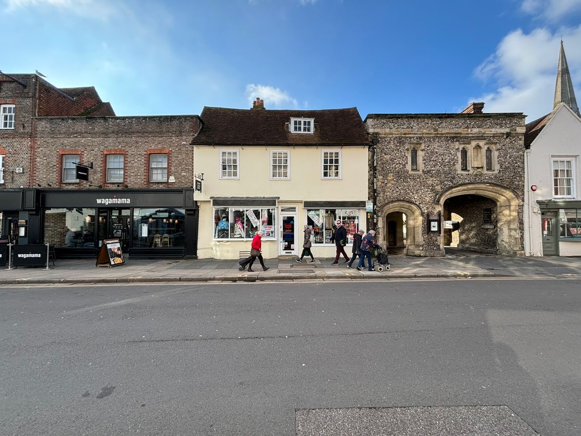 24 South Street, Chichester, West Sussex, PO19 1EL