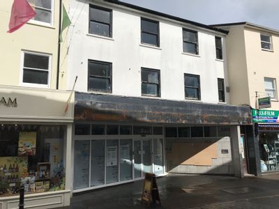 Property Image for Short Term Let, 29-30 Market Street, Falmouth, Cornwall, TR11 3AH