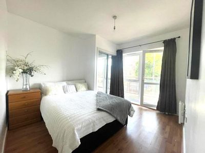 Property Image for 461 High Road, Ilford