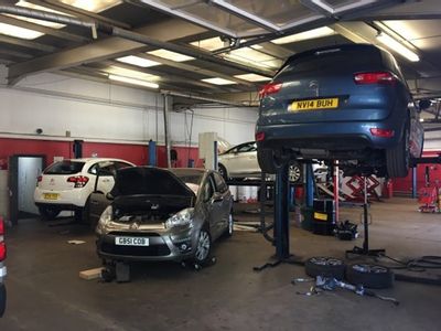 Property Image for Showroom + Workshop, Macadam Place, Dryburgh Industrial Estate, Dundee, DD2 3QR