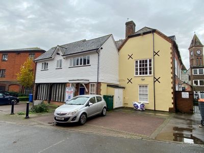 Property Image for The Rectory Toomers Wharf 1 Canal Walk, Newbury, Berkshire, RG14 1DY