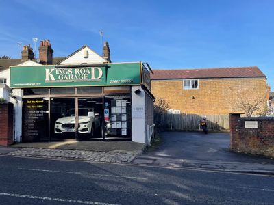 Property Image for 1 Kings Road, Berkhamsted, Hertfordshire, HP4 3BD