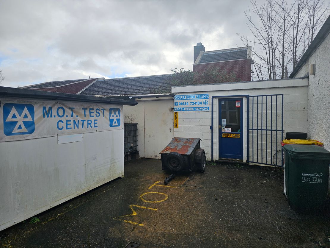 32 Montfort Road, Strood, Rochester, Kent, ME2 3EU