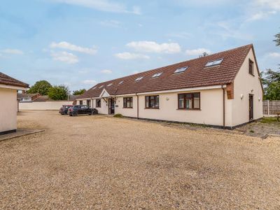 Property Image for Swineshead, Boston