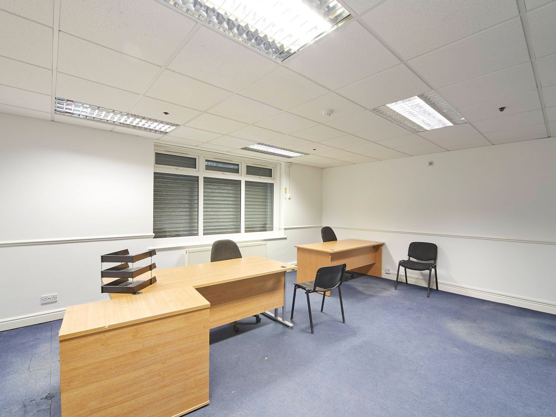 Unit 1 Amsterdam Road, Hull, East Riding Of Yorkshire, HU7 0XF
