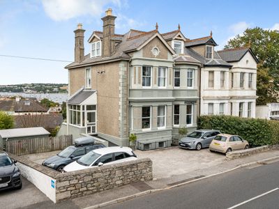 Property Image for Falmouth Guesthouse, 22 Melvill Road, Falmouth, Cornwall, TR11 4AR