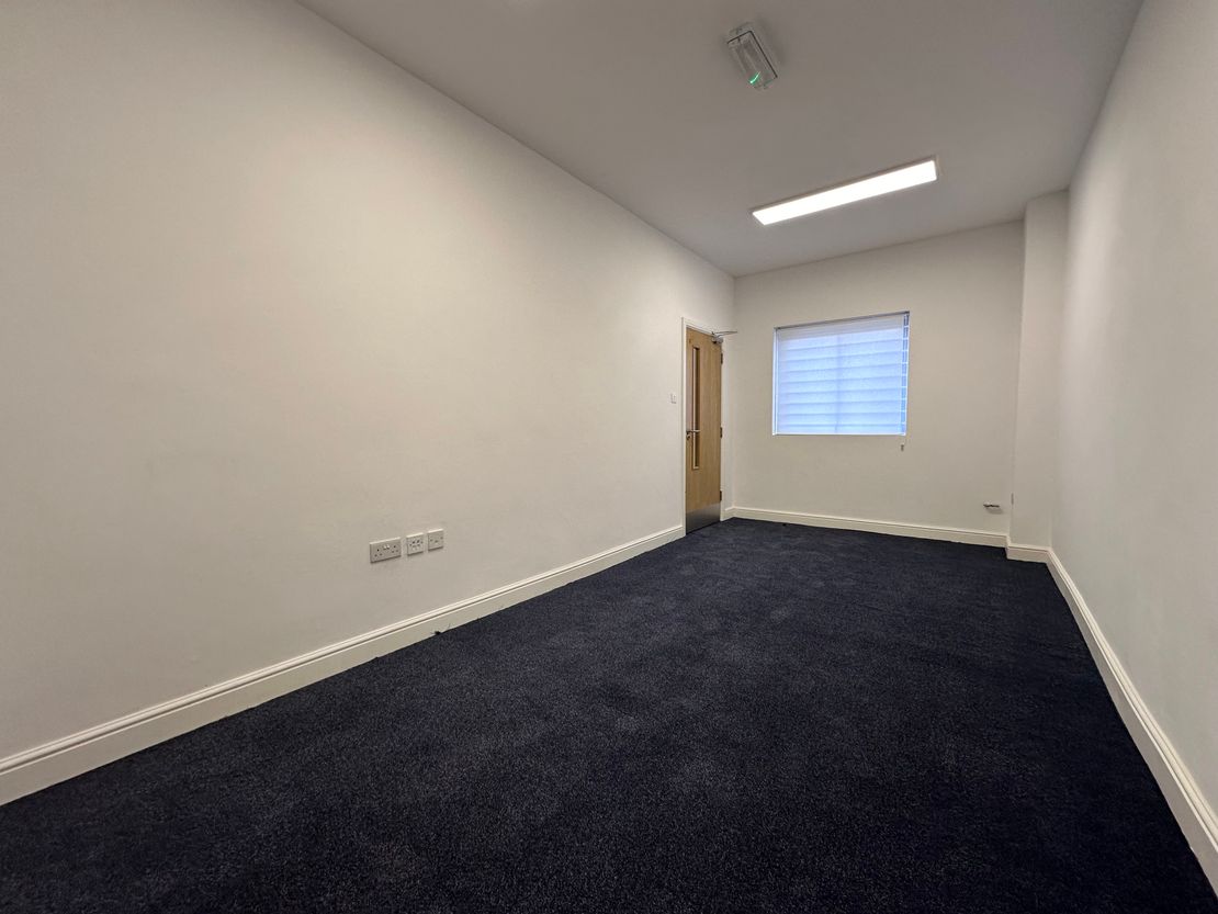 Unit 4, Griffin Business Park, Walmer Way, Chelmsley Wood, Birmingham, West Midlands, B37 7UX