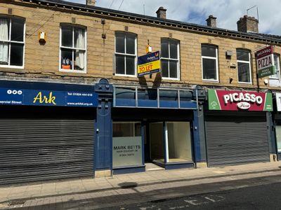 Property Image for 18 Commercial Street, Batley, West Yorkshire, WF17 5HH