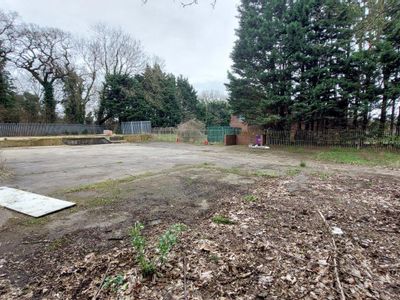 Property Image for Former Meals On Wheels Depot, Corran Way, South Ockendon, Essex, RM15 6AP