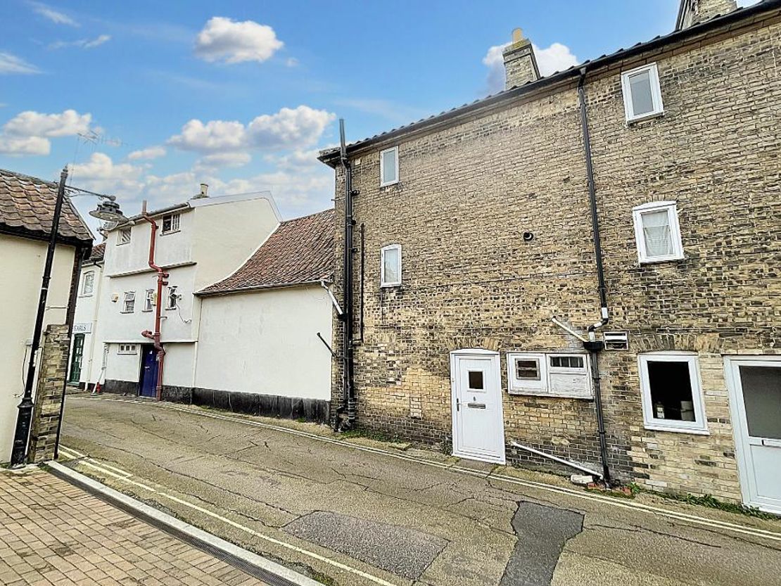 6-8, Market Place, Saxmundham, IP17 1AG