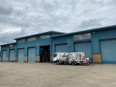 Property Image for Building 2 Lakeside Industrial Park, Cotswold Dene, Standlake, South East, OX29 7PL
